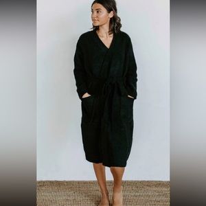 NWOT Sunset Snuggles Soft Robe, Black, Size Medium